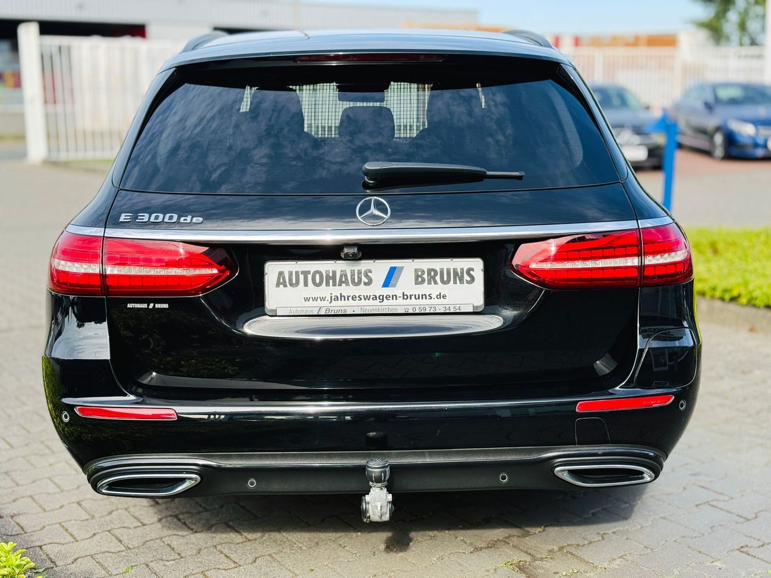 Fahrzeugabbildung Mercedes-Benz E 300 T de AVANTGARDE-NIGHT, Distronic, RFK, AHK