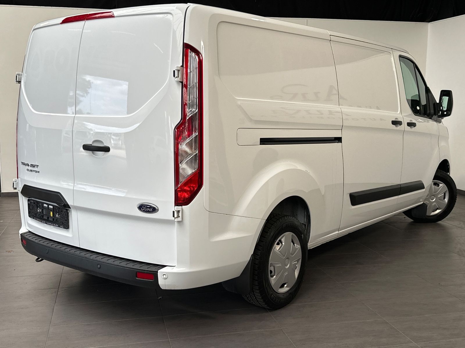 Fahrzeugabbildung Ford Transit Custom 300 L2 NAV+KLIMA+PDC+SHZ+CARPLAY