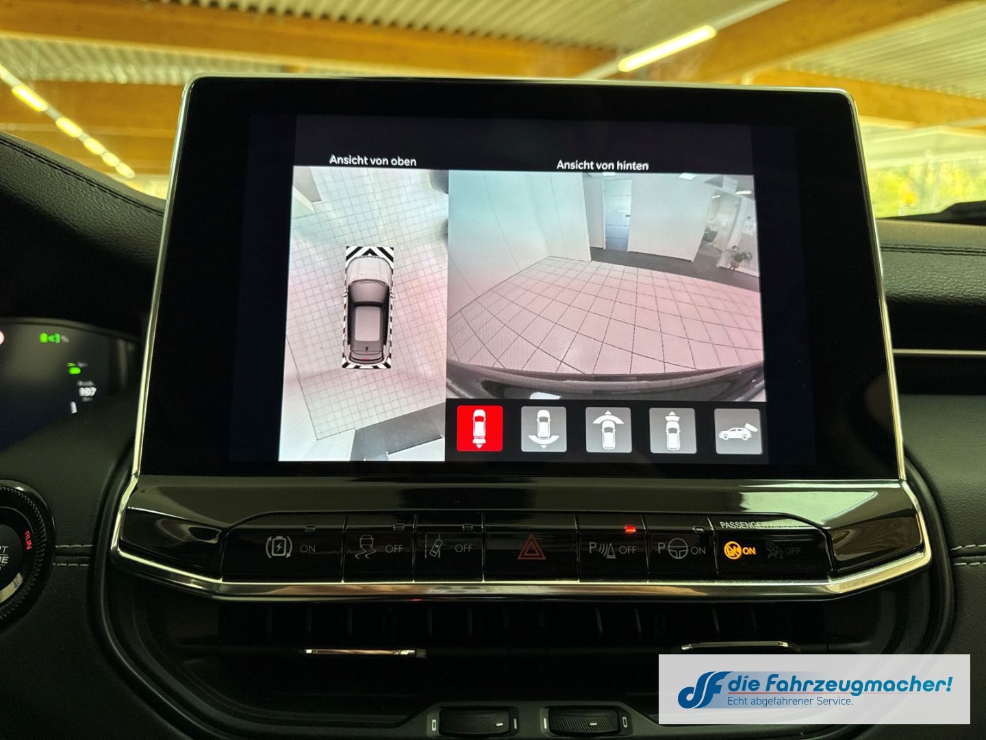 Fahrzeugabbildung Jeep Compass S Plug-In Hybrid 4WD Navi Soundsystem 36