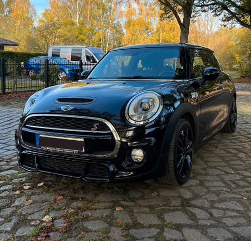 MINI Cooper S (F56) John Cooper Works Ausst., LED usw