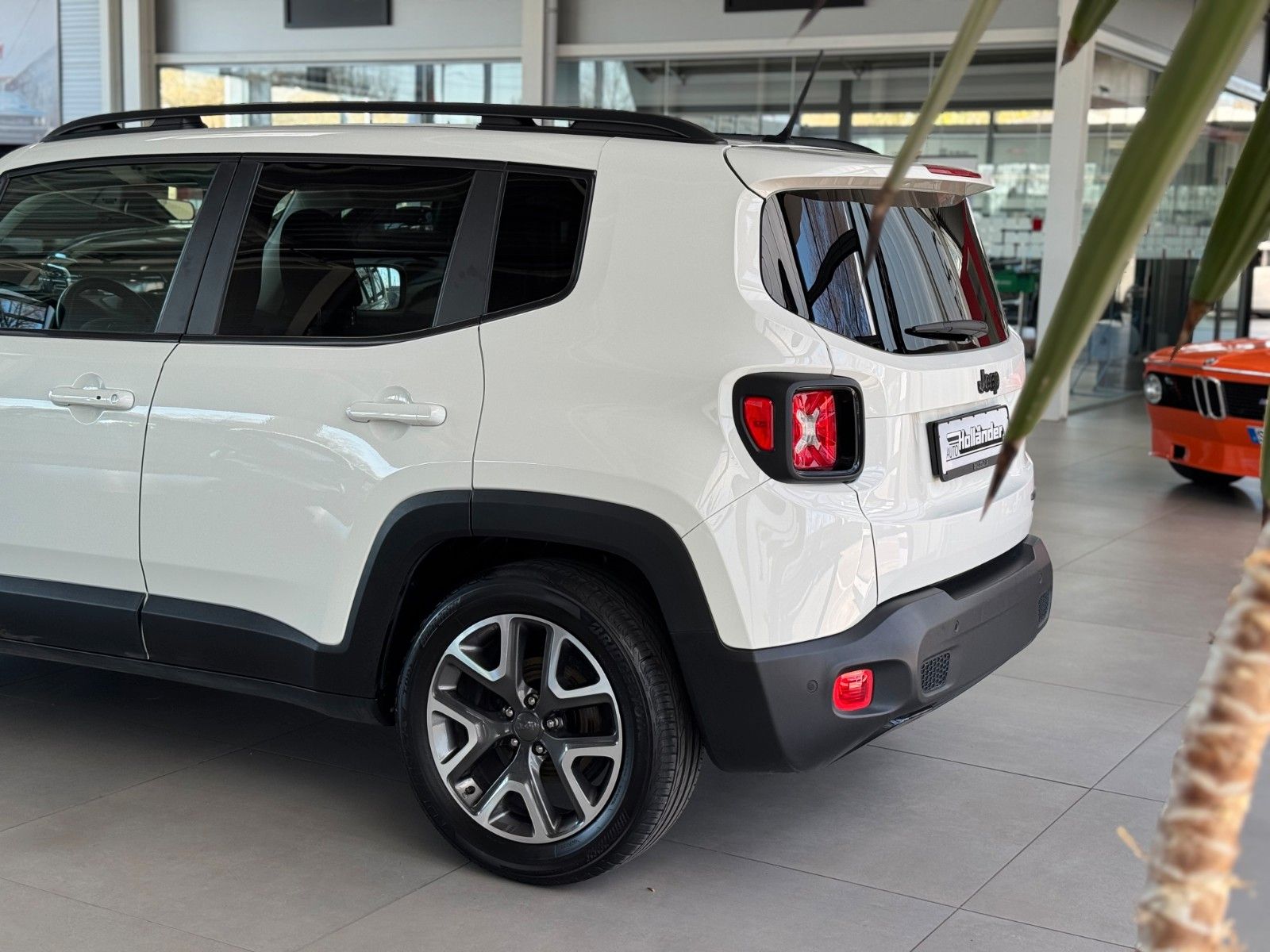 Fahrzeugabbildung Jeep Renegade 1.6 E-torQ Night Eagle FWD "Navigation"