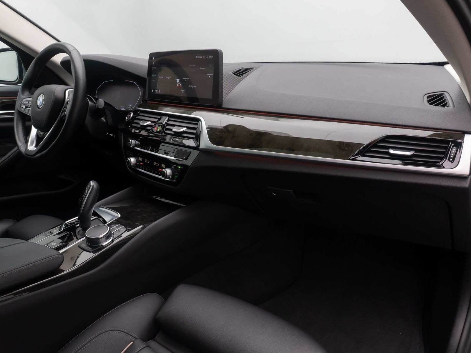 Fahrzeugabbildung BMW 530d Panorama Laser HUD 360&deg; DAB Leder Komfort