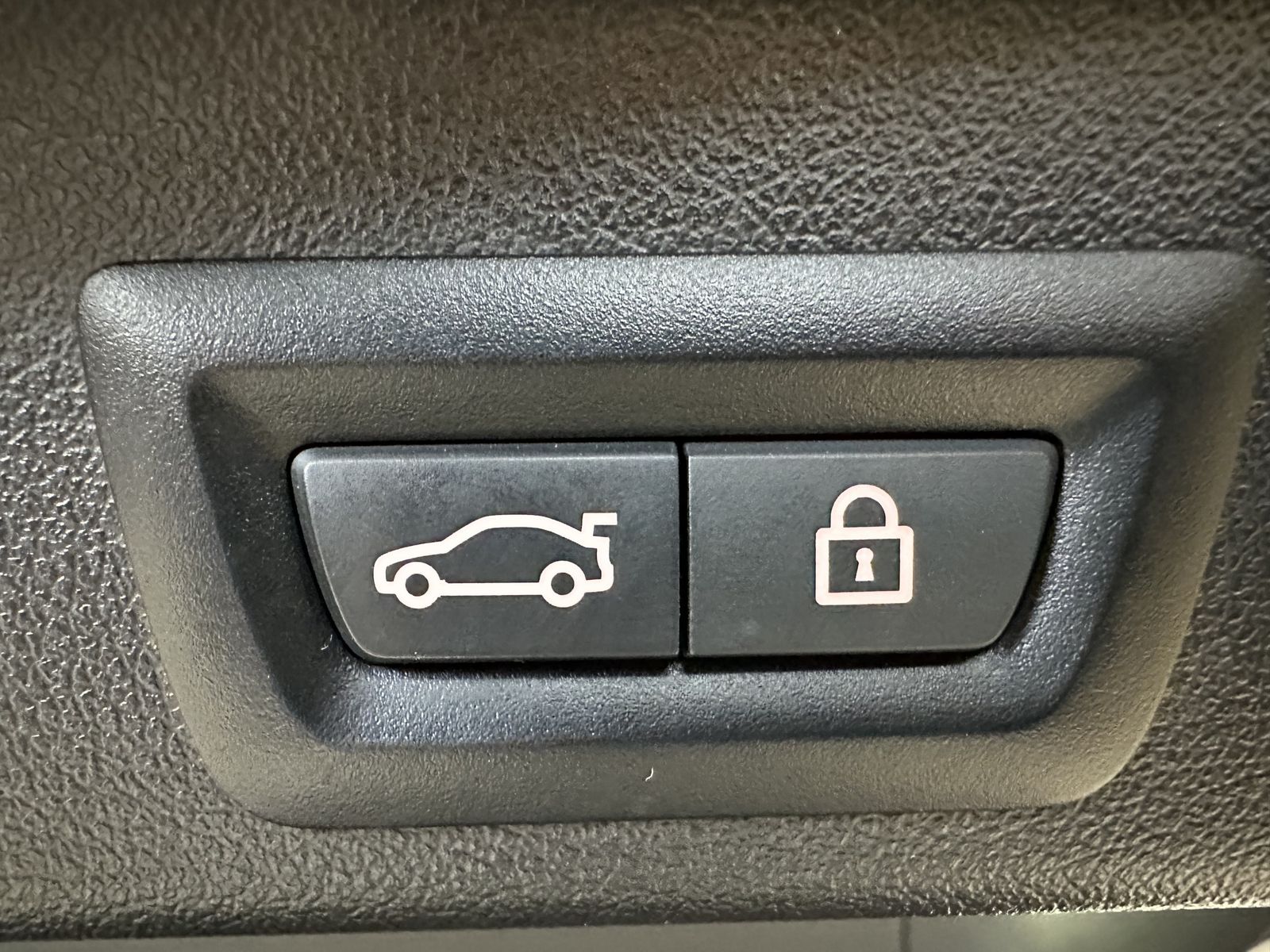 Fahrzeugabbildung BMW X5 xDrive30d M-Sport NAV+LASER+360°+HEAD-UP+DAP