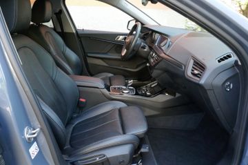Fahrzeugabbildung BMW 120 1 Limousine 120 d xDrive Sport Line