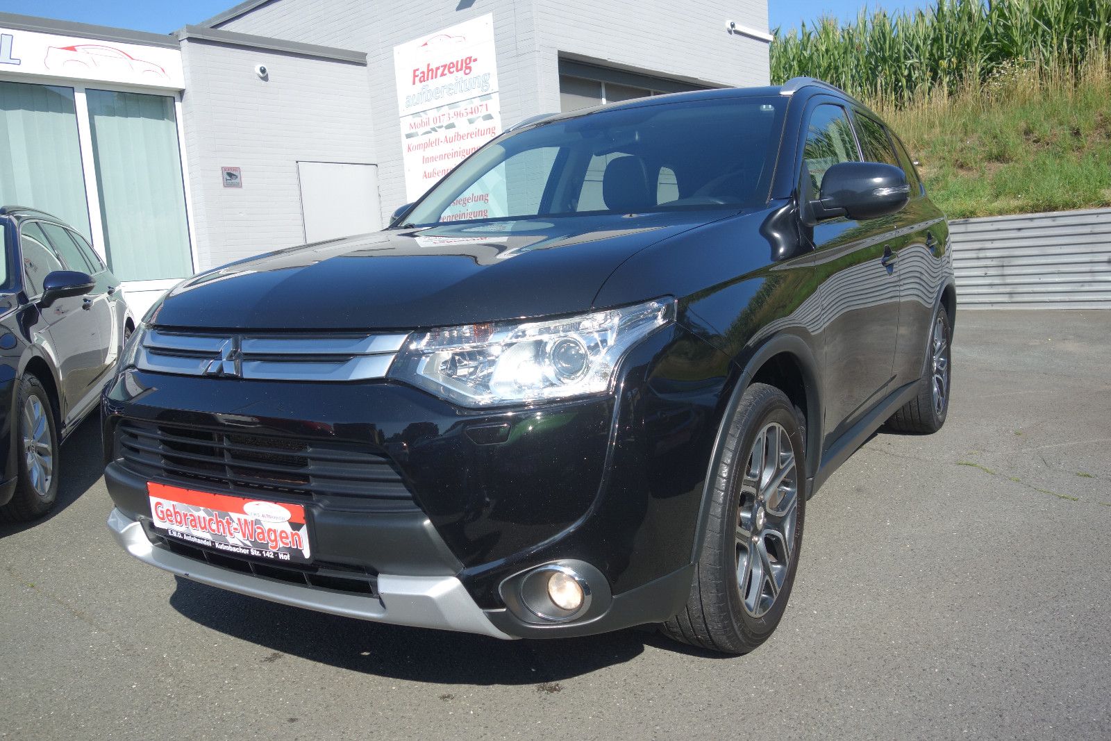 Mitsubishi Outlander - 1