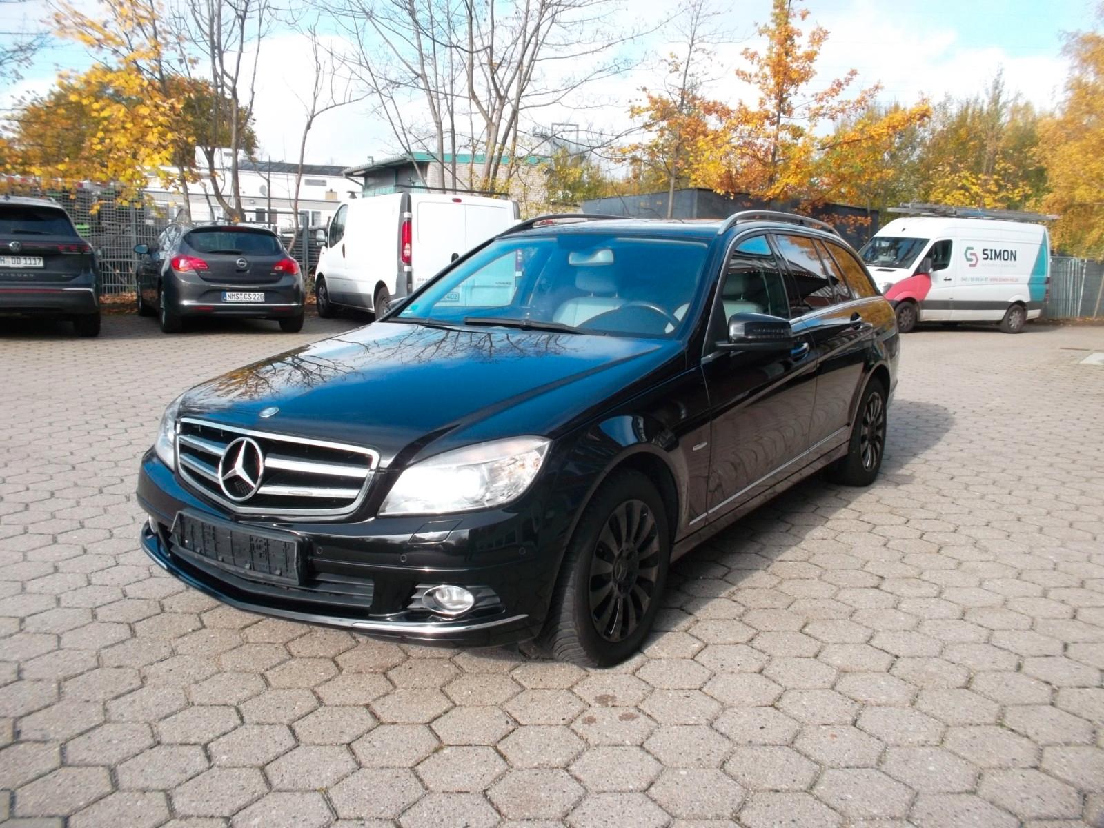 Mercedes-Benz C200 2009 — interior