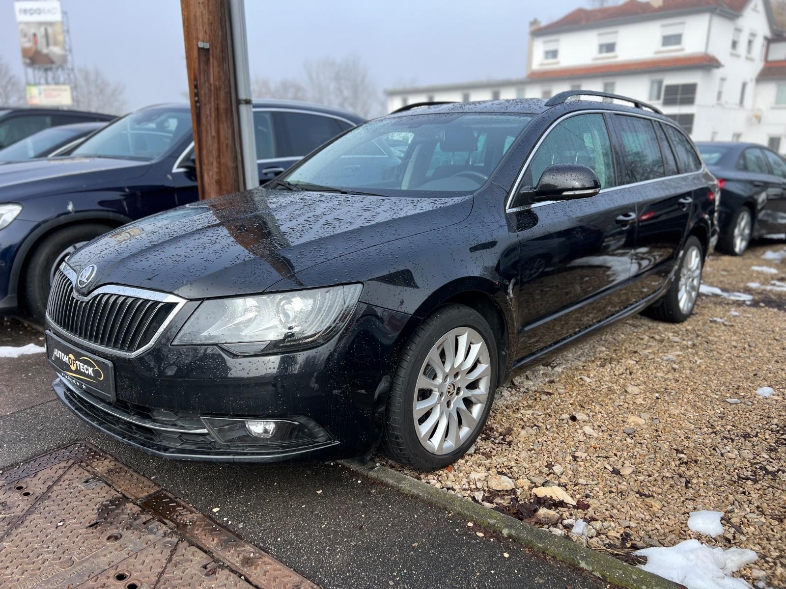 Skoda Superb Combi Exclusive|DSG|NAVI|BI-XENON|TEMPOM.