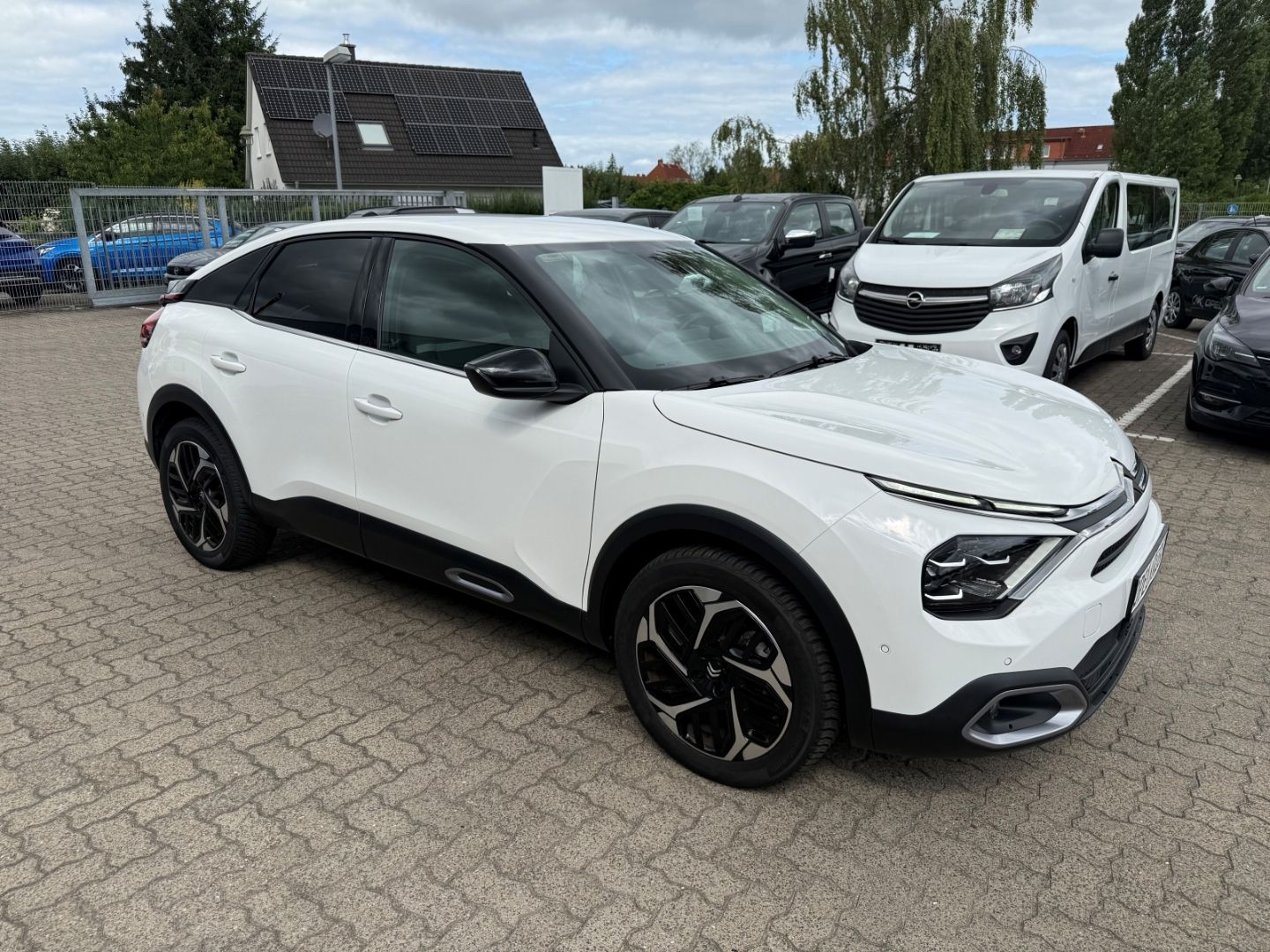 Fahrzeugabbildung Citroën C4 Shine SHZ+LHZ+Kamera+Allwetter