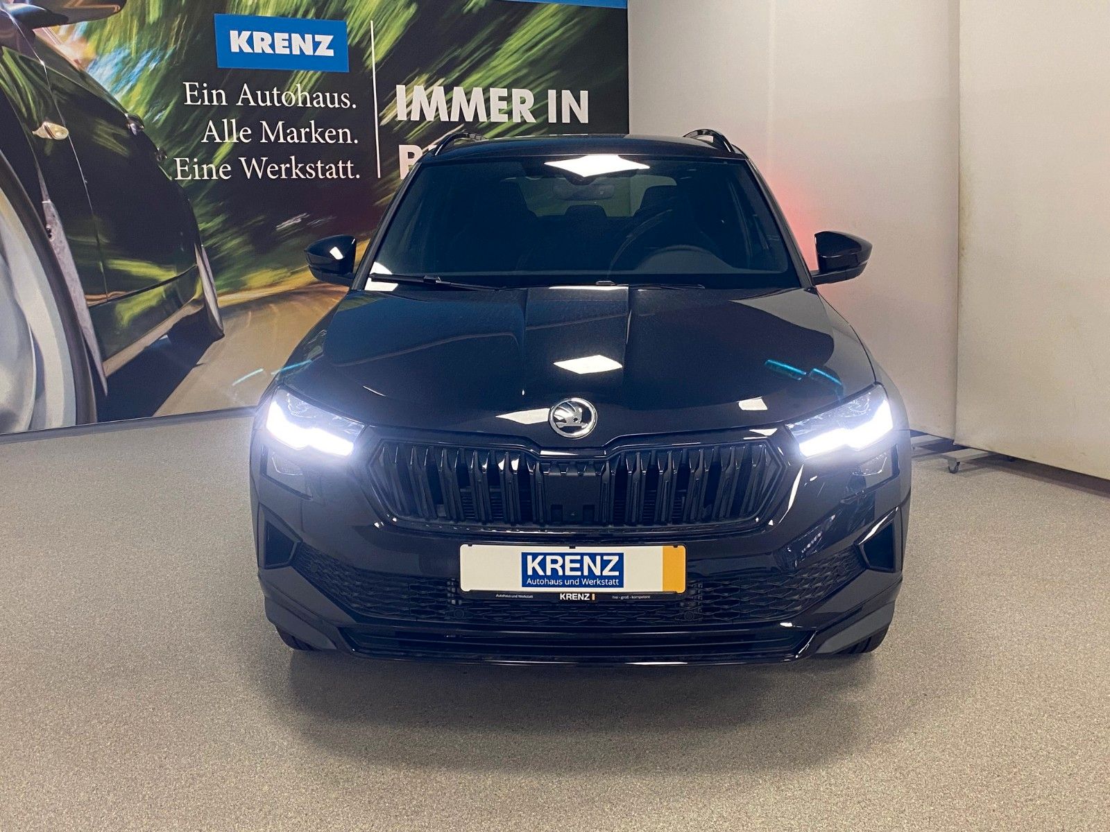 Fahrzeugabbildung SKODA Karoq 1.5l TSI ACT DSG Sportline+360 GRAD KAMERA