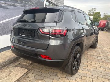 Fahrzeugabbildung Jeep Compass High Upland 4xe ACC AHK Nav Klimaaut uvm