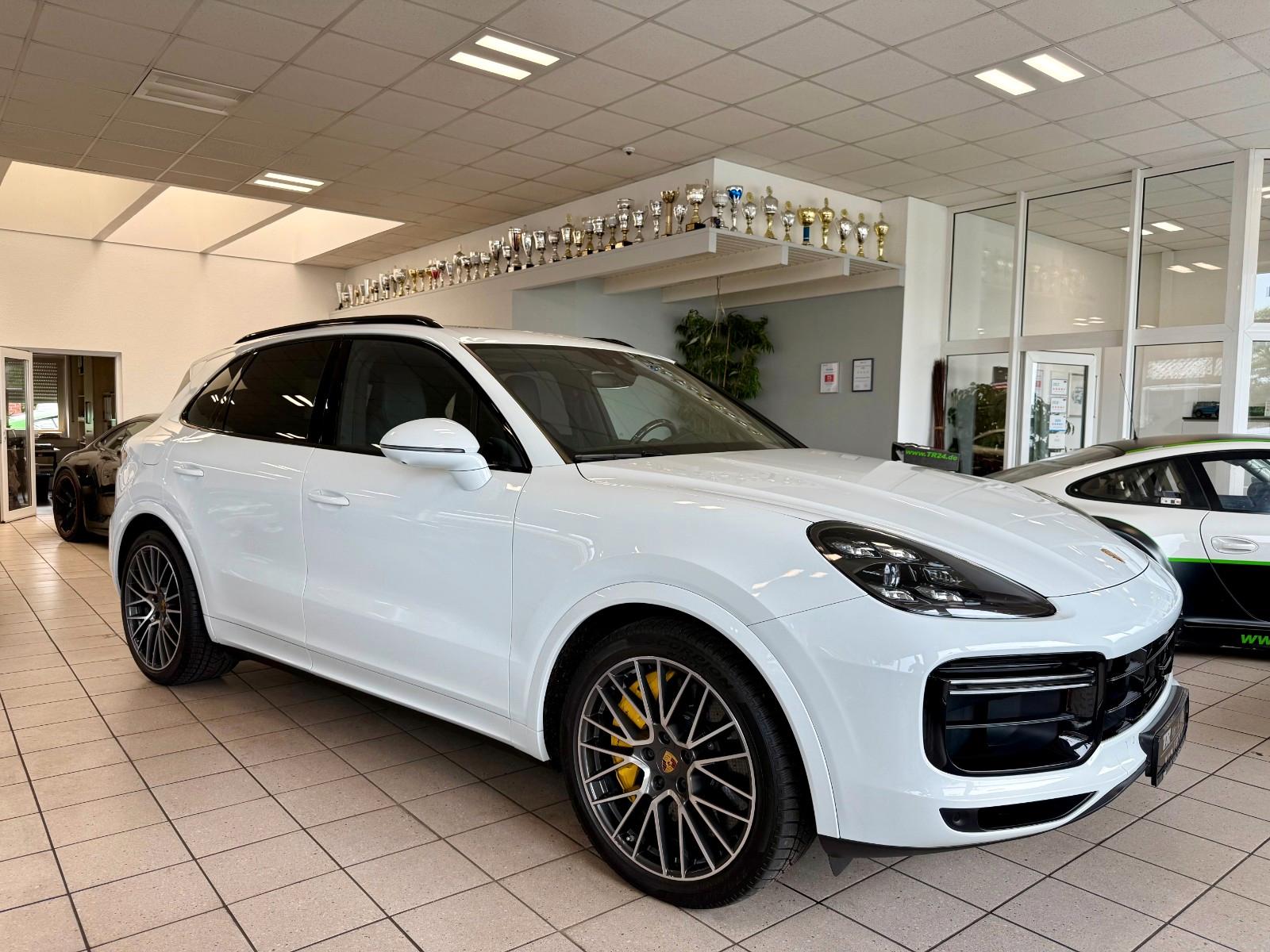 Porsche Cayenne Turbo PCCB/Burmester/ACC/Panorama