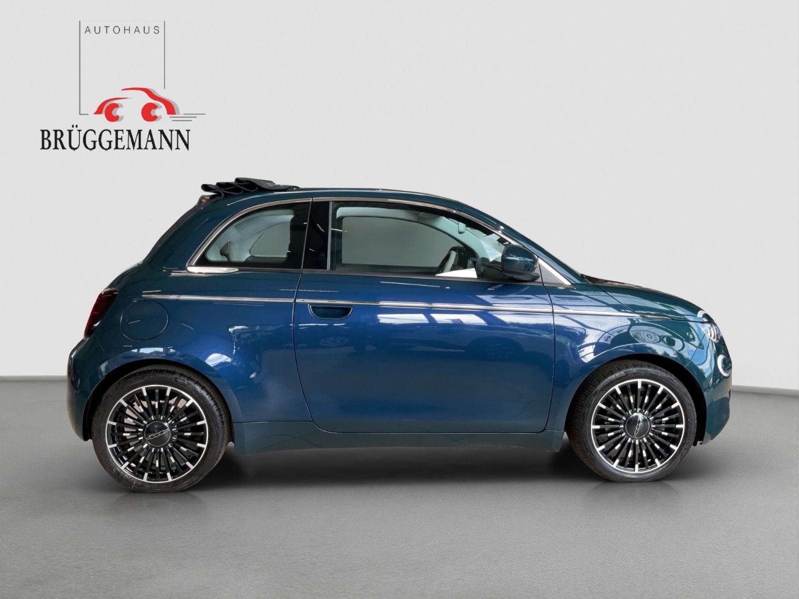 Fahrzeugabbildung Fiat 500e La Prima Cabrio 42 kWh