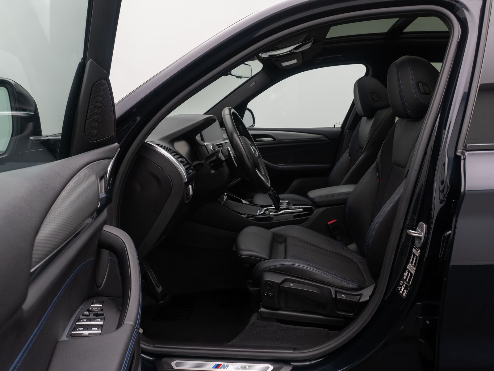 Fahrzeugabbildung BMW X3 xD30i M Sport DAB AHK Kamera Alarm HUD 20Zoll