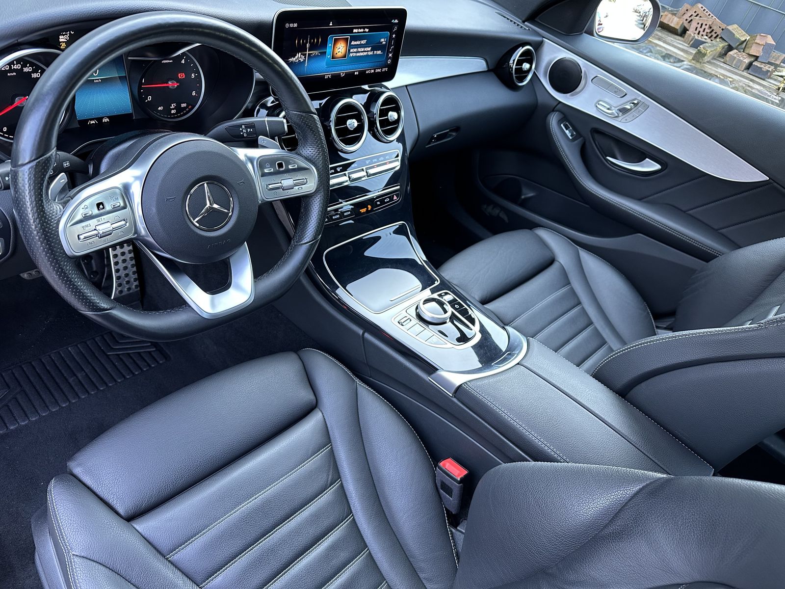 Fahrzeugabbildung Mercedes-Benz C 220d T 4Matic AMG-Line NAV+LED+18ZO+DISTRONIC