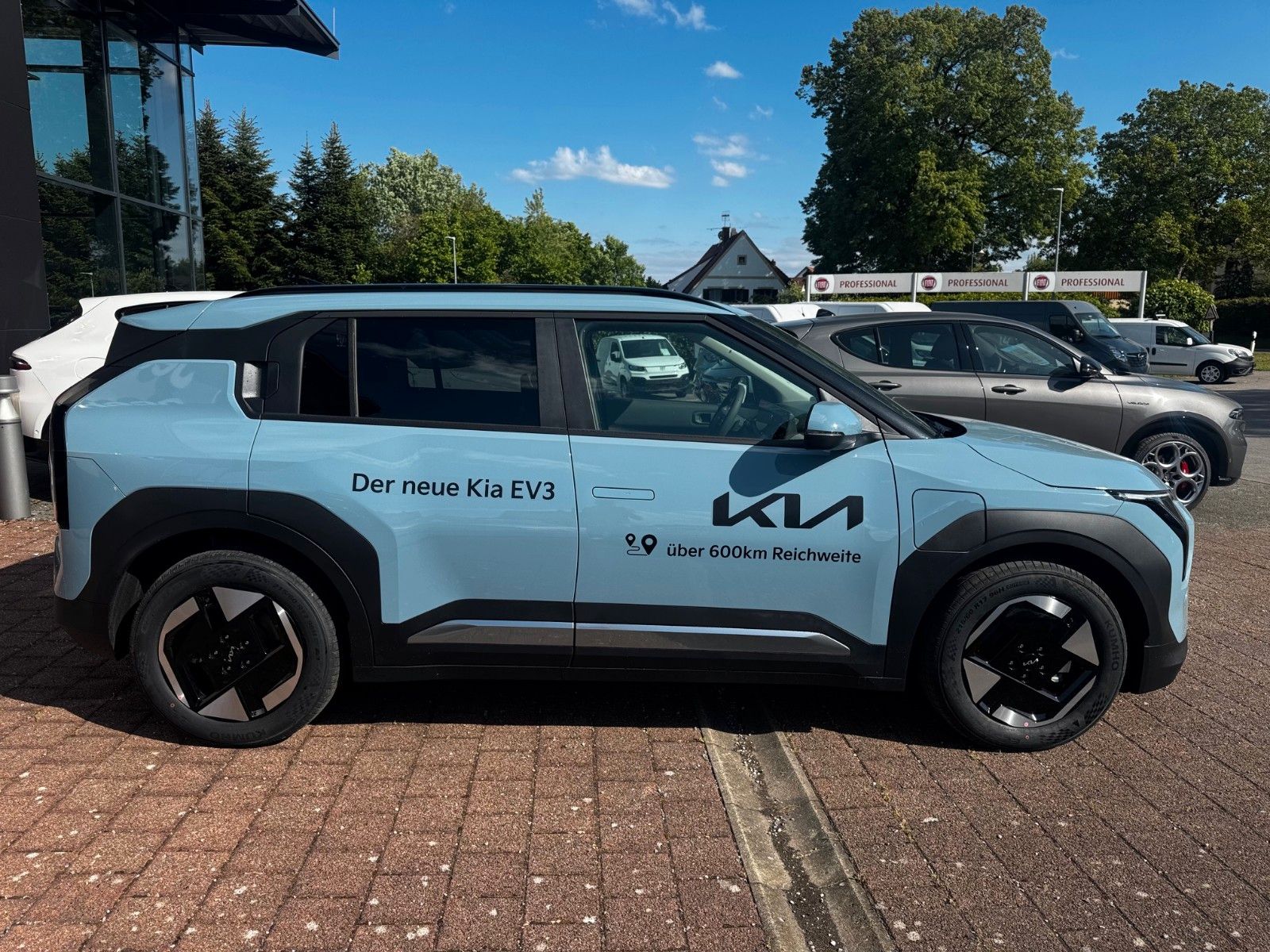Fahrzeugabbildung Kia EV3 81.4 EARTH WIC BUS UPG