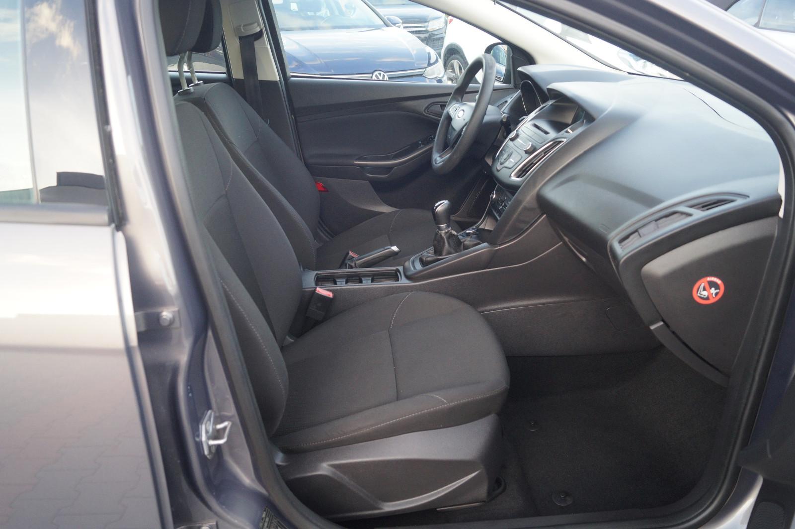 Ford Focus 2015 — photo 10