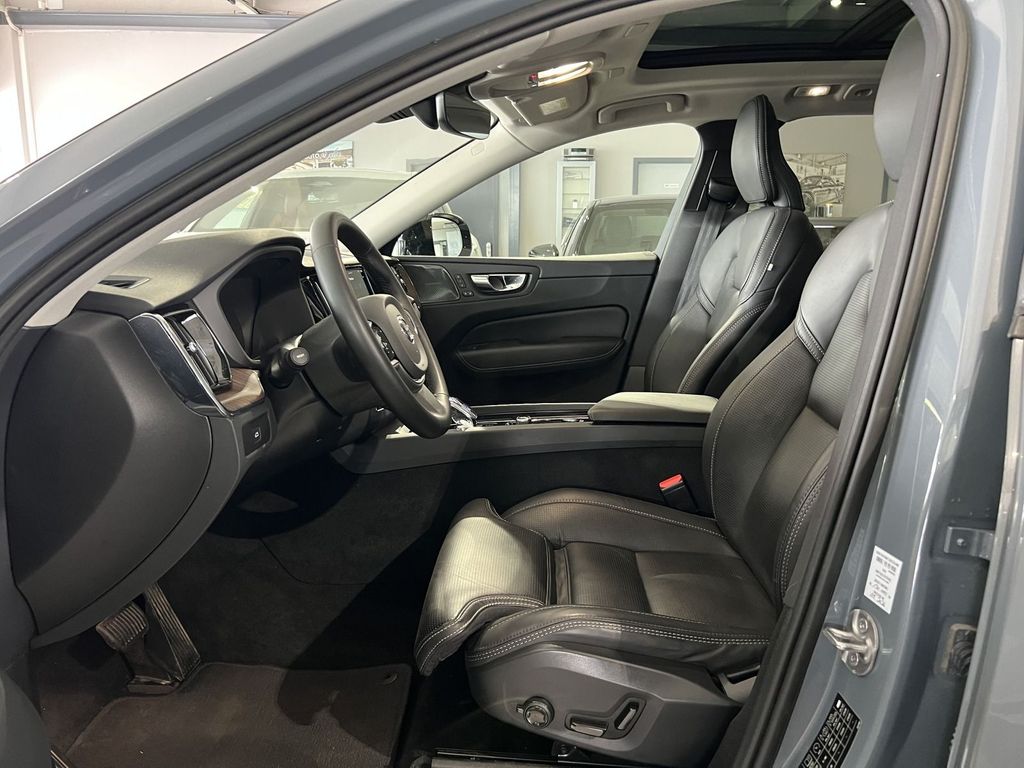 Volvo XC60 B4 (D) Plus Dark AWD ACC BLIS Pano AHK 360°
