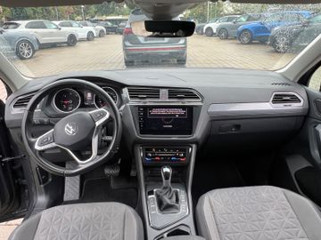 Volkswagen Tiguan - 11