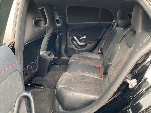 Mercedes-Benz CLA 180 Shooting Bra