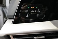 Volkswagen Golf VIII 1.5TSI Life RKam Navi Matrix HuD Totwi