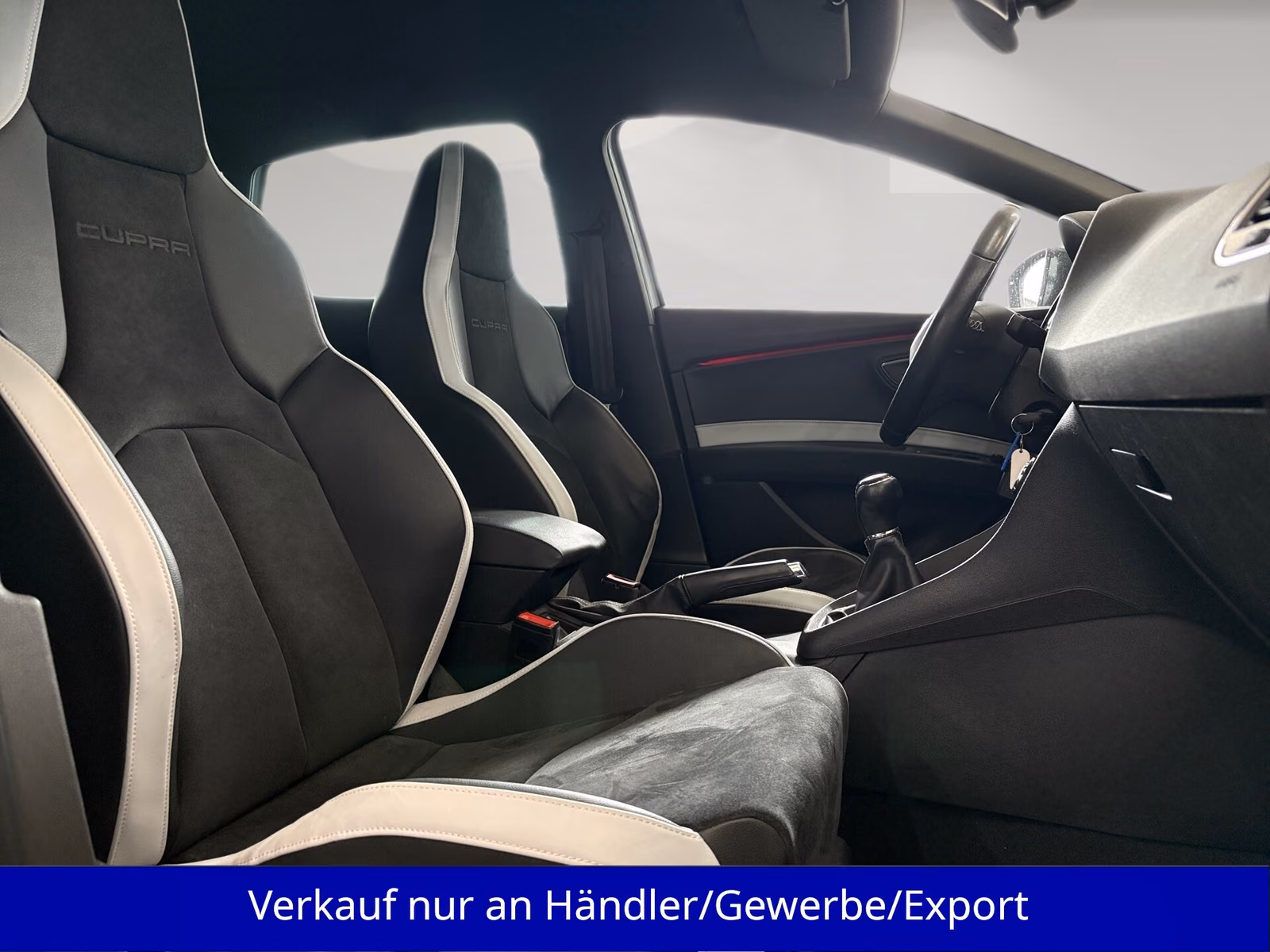 SEAT Leon Cupra 290 ch – BVM6 – Full LED – Alcantara – Gris Dynamic – 146 433 km