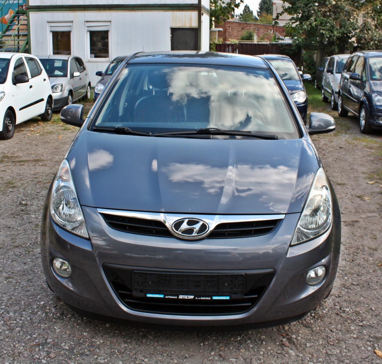 Hyundai i20 life / 1.Hand/TÜV/AU 09/2027