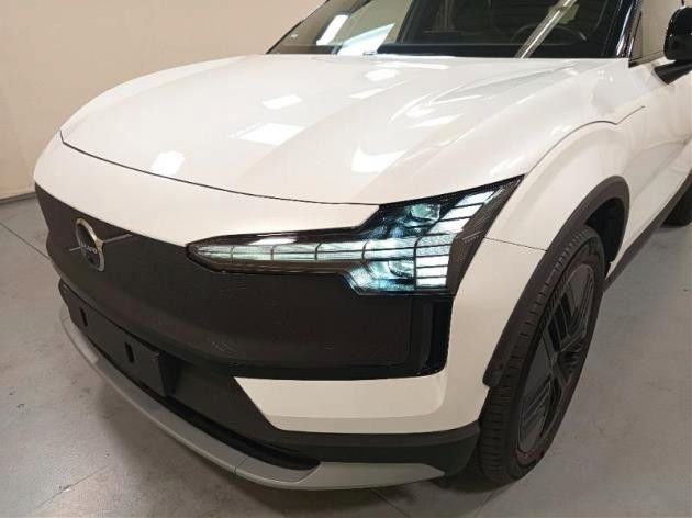 Volvo EX30 Cross Country ULTRA TWIN Performance imagem 3