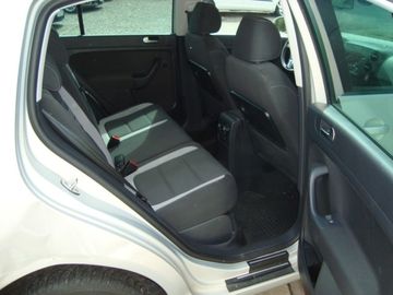 Volkswagen Golf Plus - 11