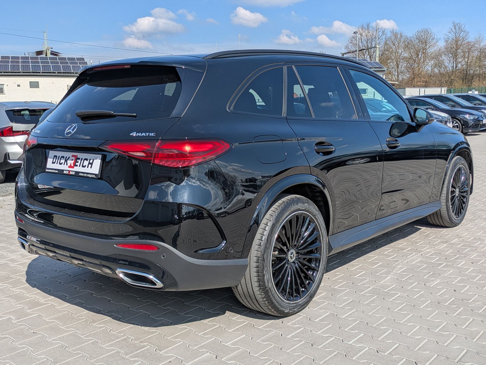 Fahrzeugabbildung Mercedes-Benz GLC 300 d 4M AMG PANO*DIGITAL-LIGHT*ACC*AHK*20"