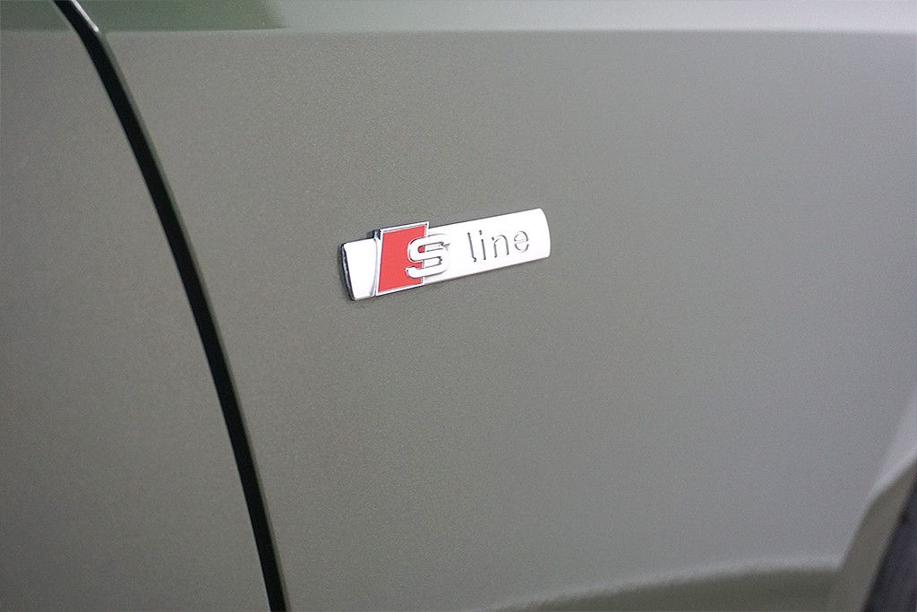 AUDI A4 2024