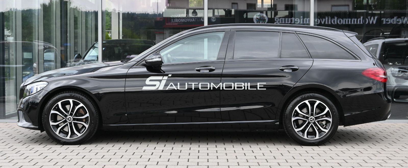 Fahrzeugabbildung Mercedes-Benz C 300 T Aut. Avantgarde °NIGHT°MULTIBEAM°KAMERA°