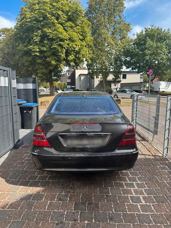 Mercedes-Benz E 320