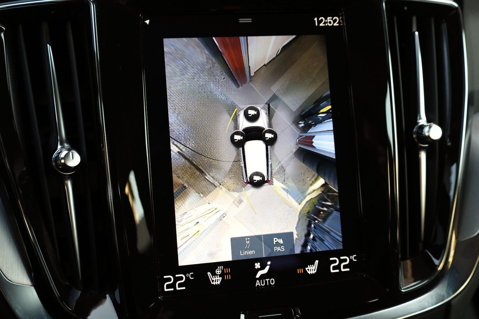 Fahrzeugabbildung Volvo V60 Kombi Momentum Pro Navi,LED,SH,360°,AppleCar