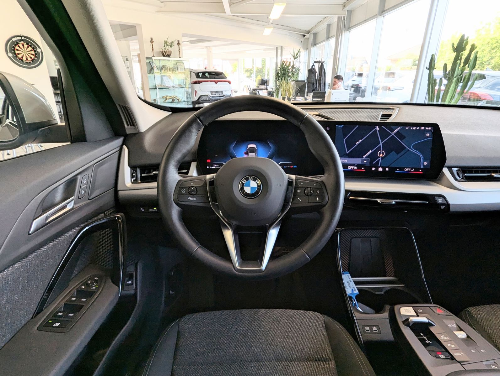 BMW X1 20 i Pano Premium-Travel-Paket AHK - Image 21