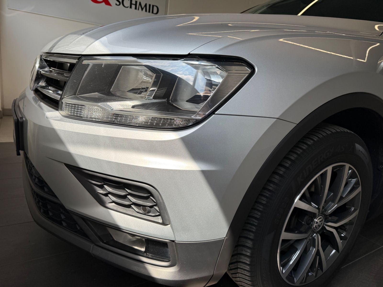 Fahrzeugabbildung Volkswagen Tiguan Comfortline Standheizung, Allwetterreifen