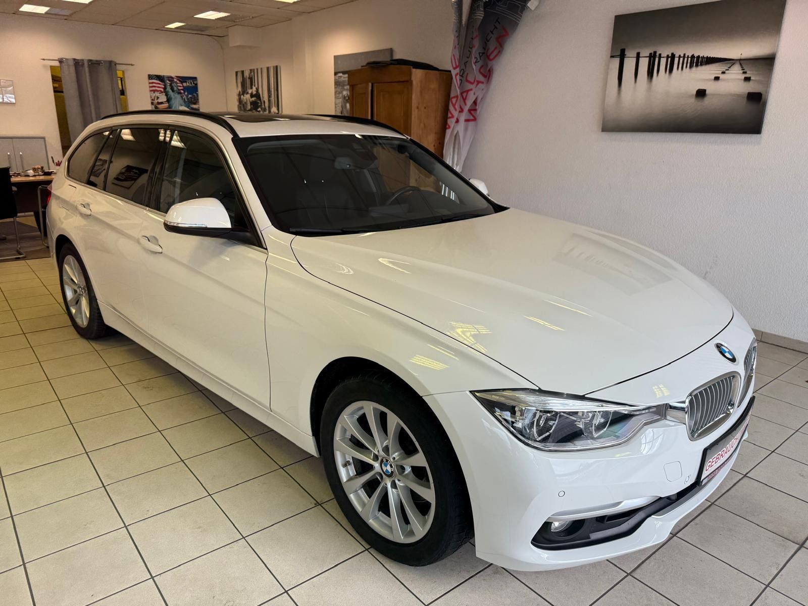 Fahrzeugabbildung BMW 320 d Luxury Line Purity / AHK / LED /PDC