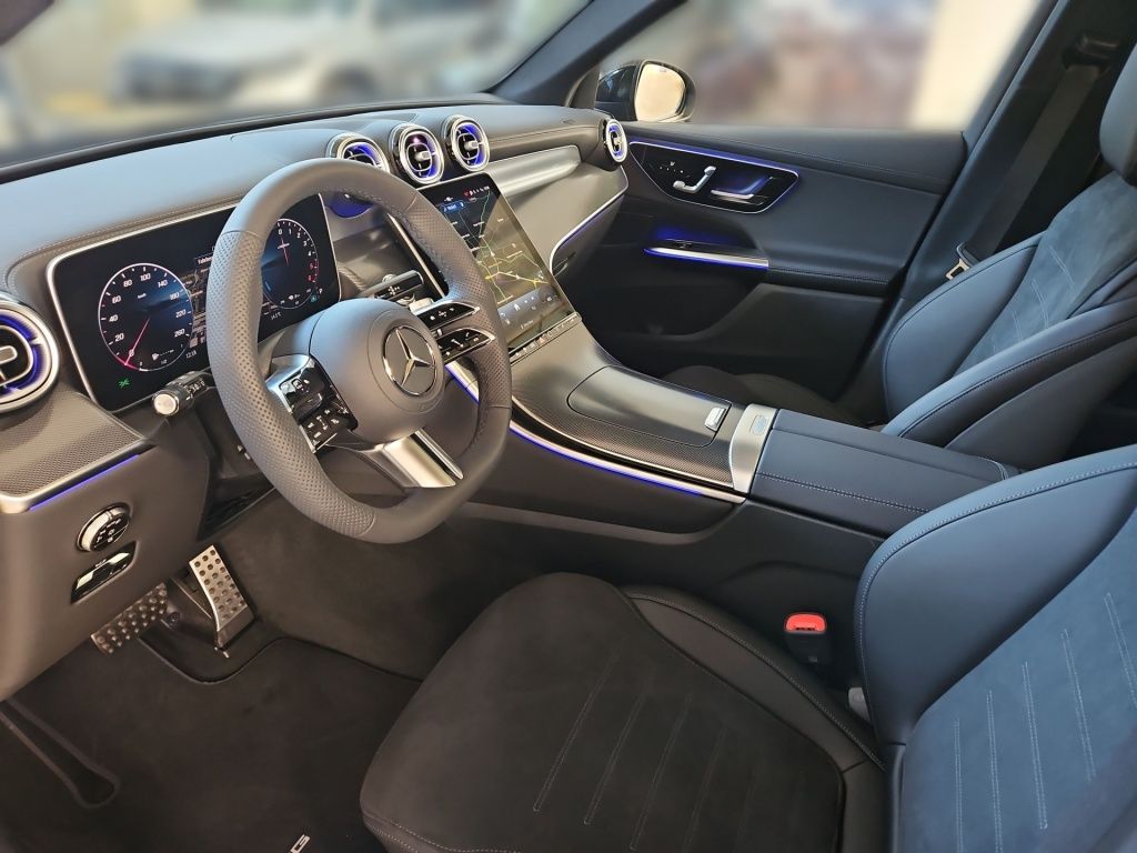 Fahrzeugabbildung Mercedes-Benz GLC 300 de 4MATIC +AMG+NIGHT+AHK+MEMORY+PANO+