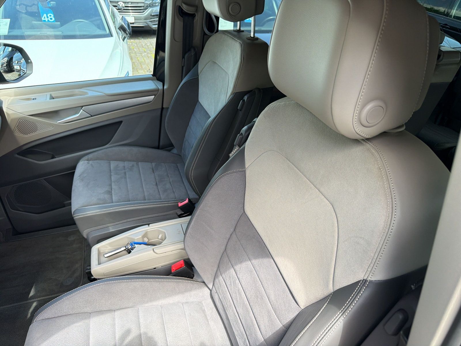 T7 Multivan Life L. TDi DSG Navi Standh AZV Matr