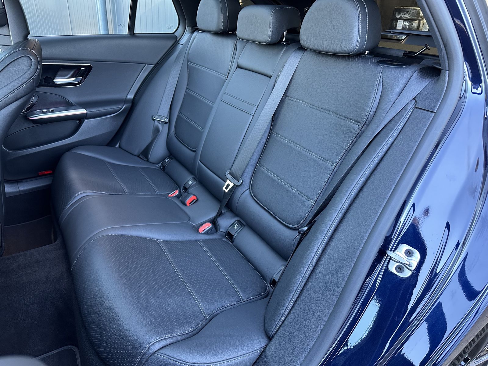 Fahrzeugabbildung Mercedes-Benz C 300d T Avantgarde NAV+LED+PANO+KAM+VC+HUD+19ZO