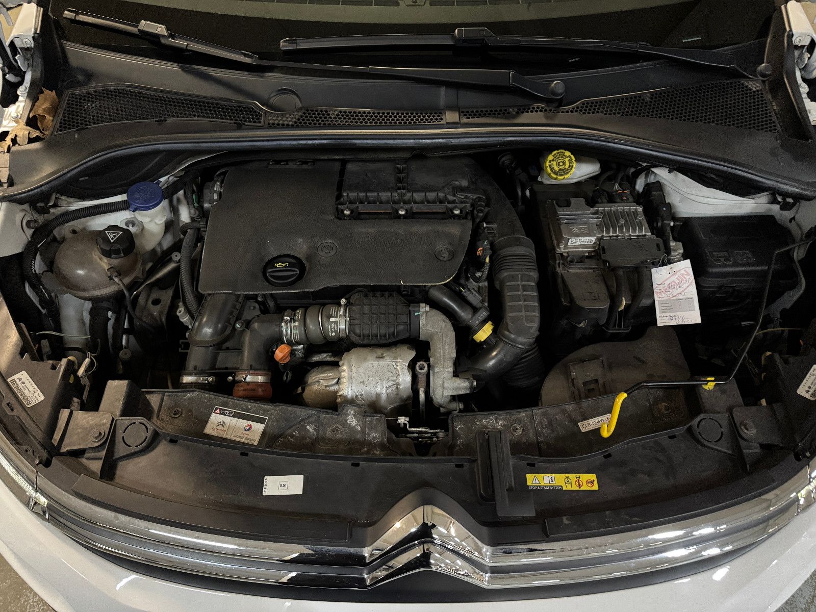 Fahrzeugabbildung Citroën C3 1.6 HDI FEEL COLOR STYLE PAKET NAVI LED VOLL