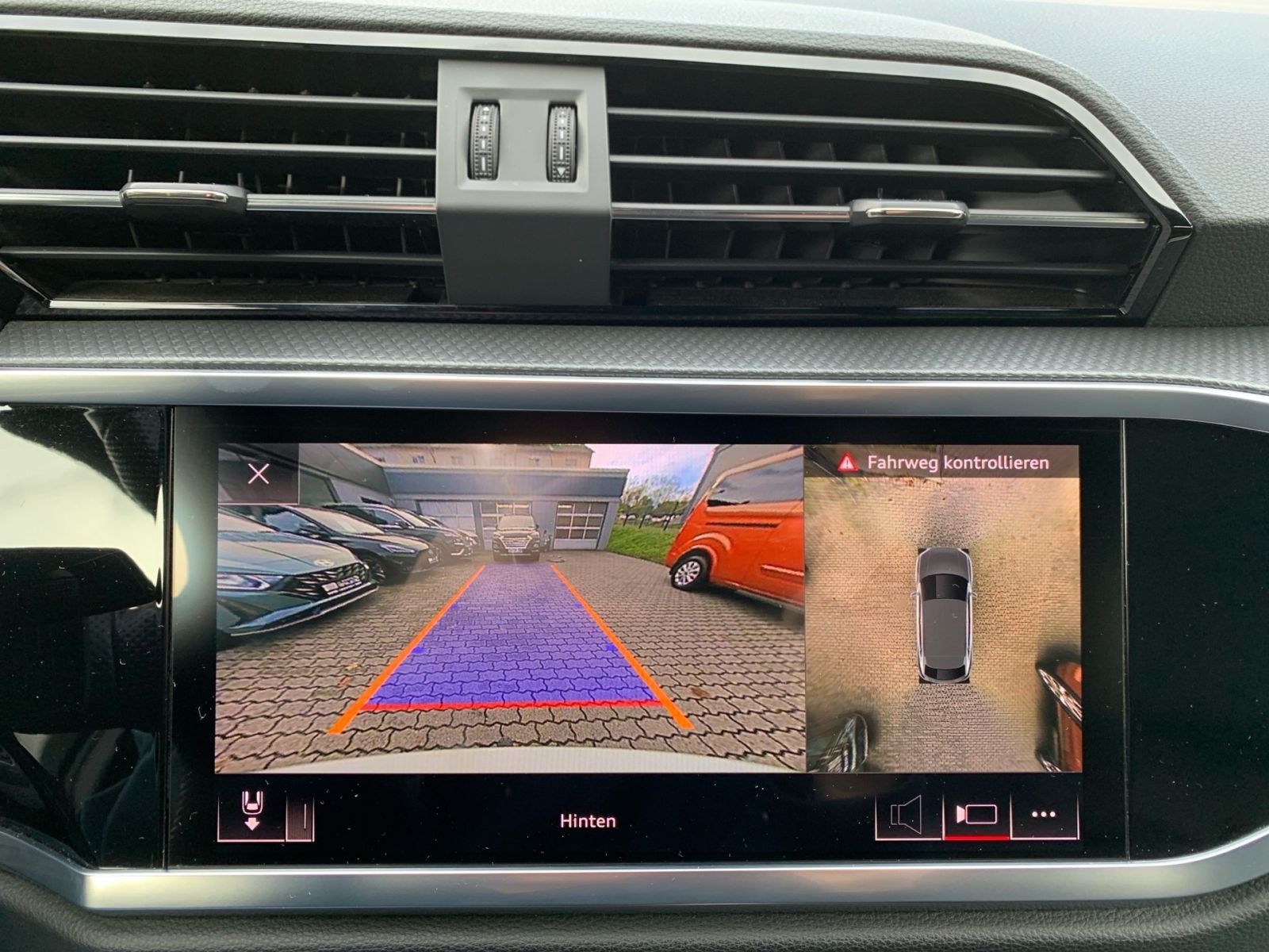 Fahrzeugabbildung Audi Q3 Sportback 45 2.0 TFSI quattro S line Aut.