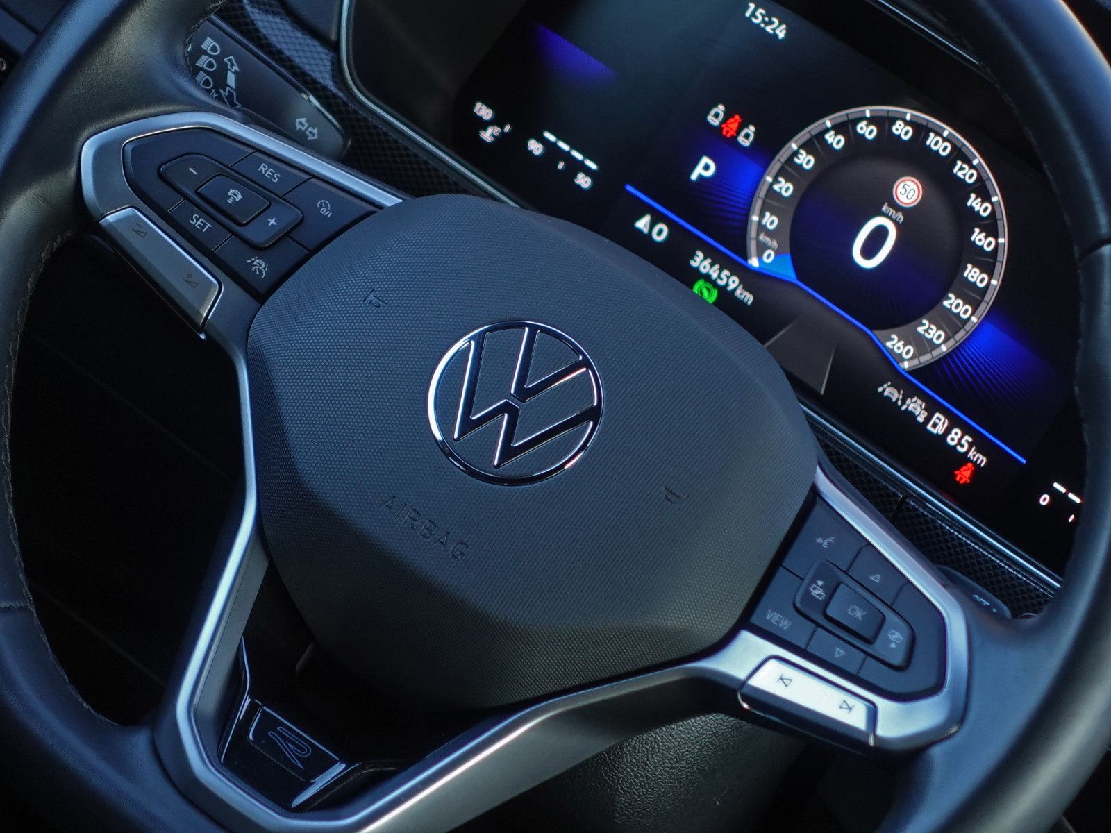 Fahrzeugabbildung Volkswagen T-Cross 1.5 TSI DSG R-Line AHK Matrix ACC RFK