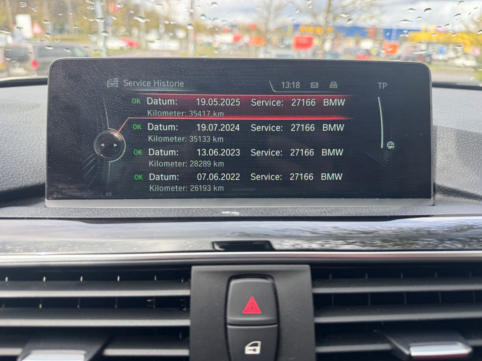 Fahrzeugabbildung BMW 330 xDrive Sport Line Panorama+HUD+erst 37500km