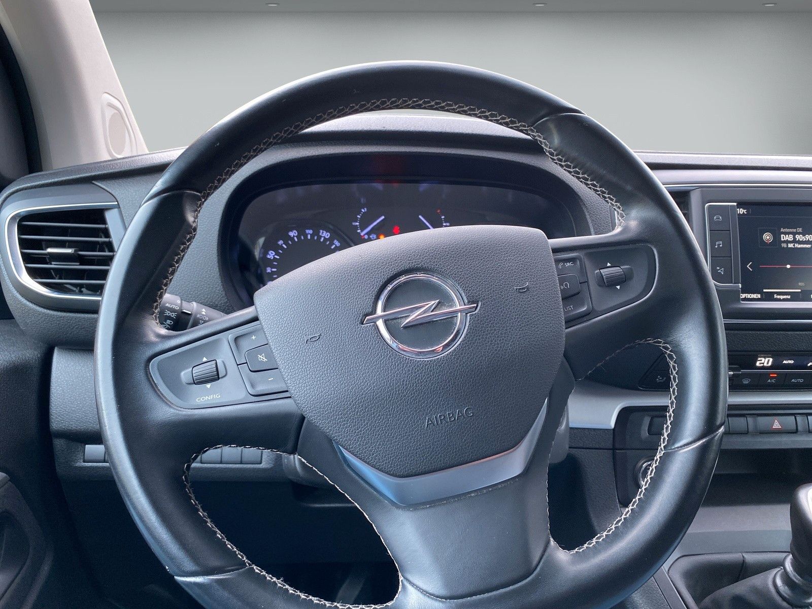 Fahrzeugabbildung Opel Vivaro Kasten Edition M