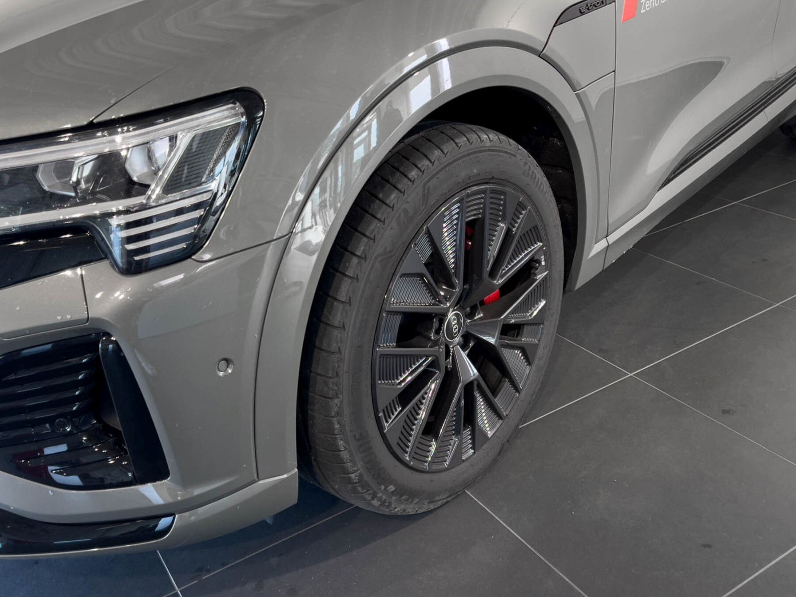 Audi Q8 Sportback 55 e-tron Quattro S-Line+Navi+Matri foto 7