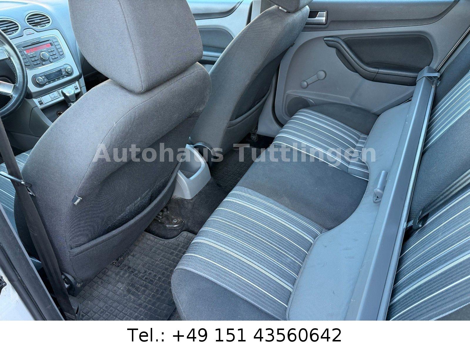 Ford Focus 2010 — photo 14