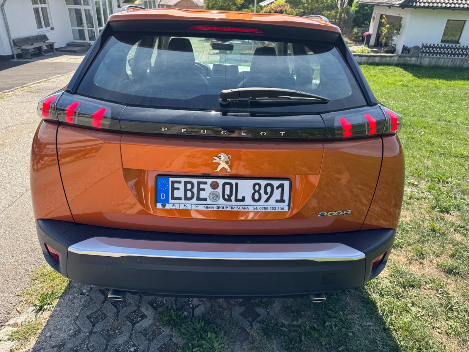 Peugeot 2008 HYBRID 136 e-DSC6 Allure*AUT*PANO*LEDER*