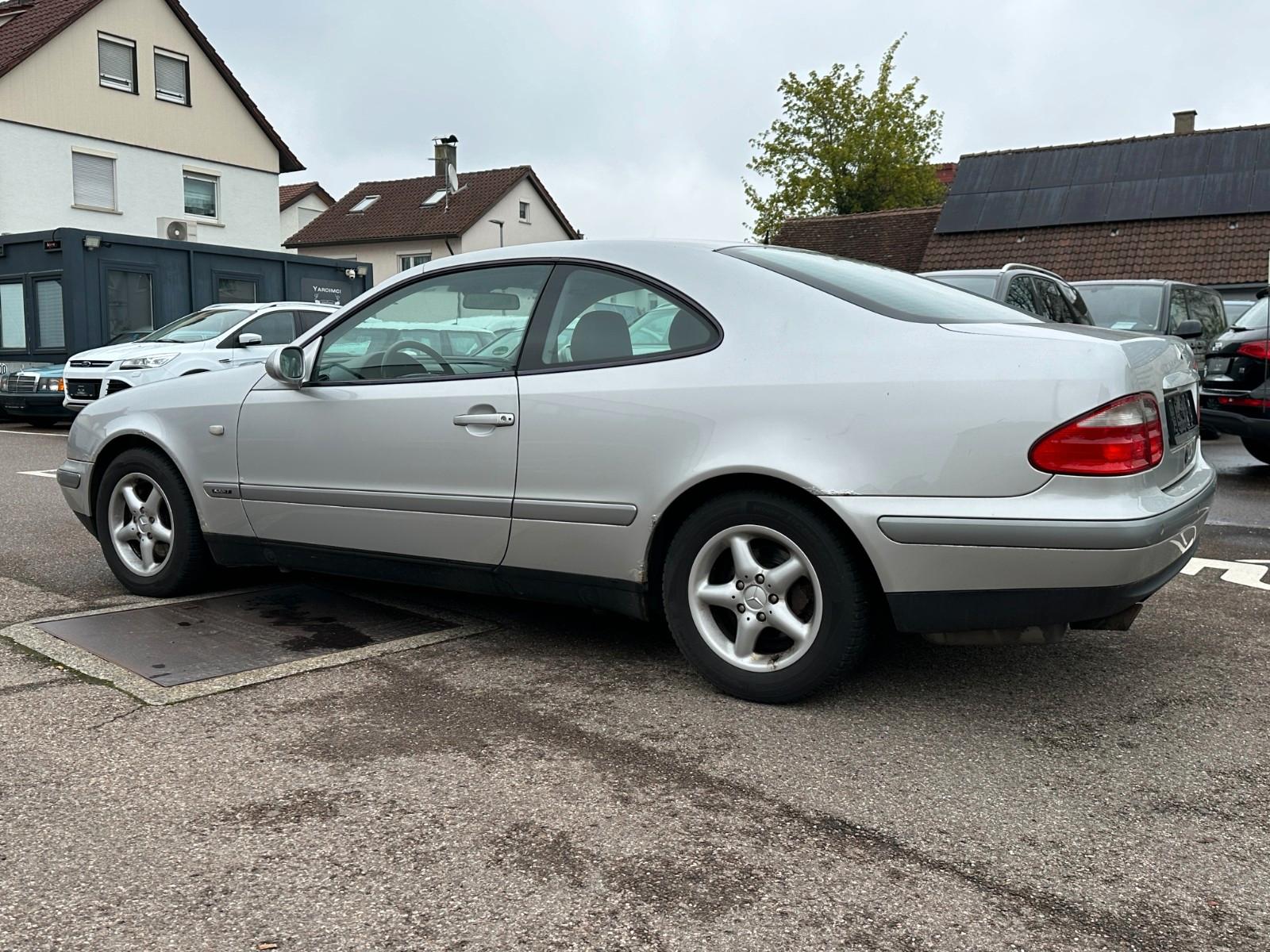 Mercedes-Benz CLK 230 KOMPRESSOR SPORT*LEDER*KLIMA*SHZ*