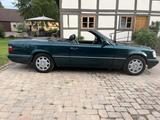 Mercedes-Benz E 220 Cabriolet mit Werkshardtop Germar - gebrauchte Mercedes-Benz E 220 aus dem Jahr 1996
