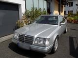 Mercedes-Benz Mercedes Oldtimer - Mercedes-Benz 220 aus 1993